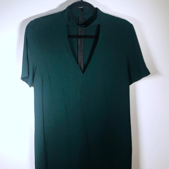 Zara forest green dress with cutout at neck - Picture 2 of 2